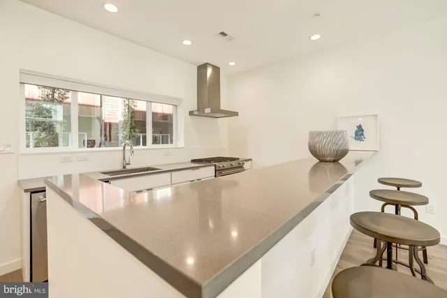 $5,995 | 446 Ridge Street Northwest, Washington, DC 20001