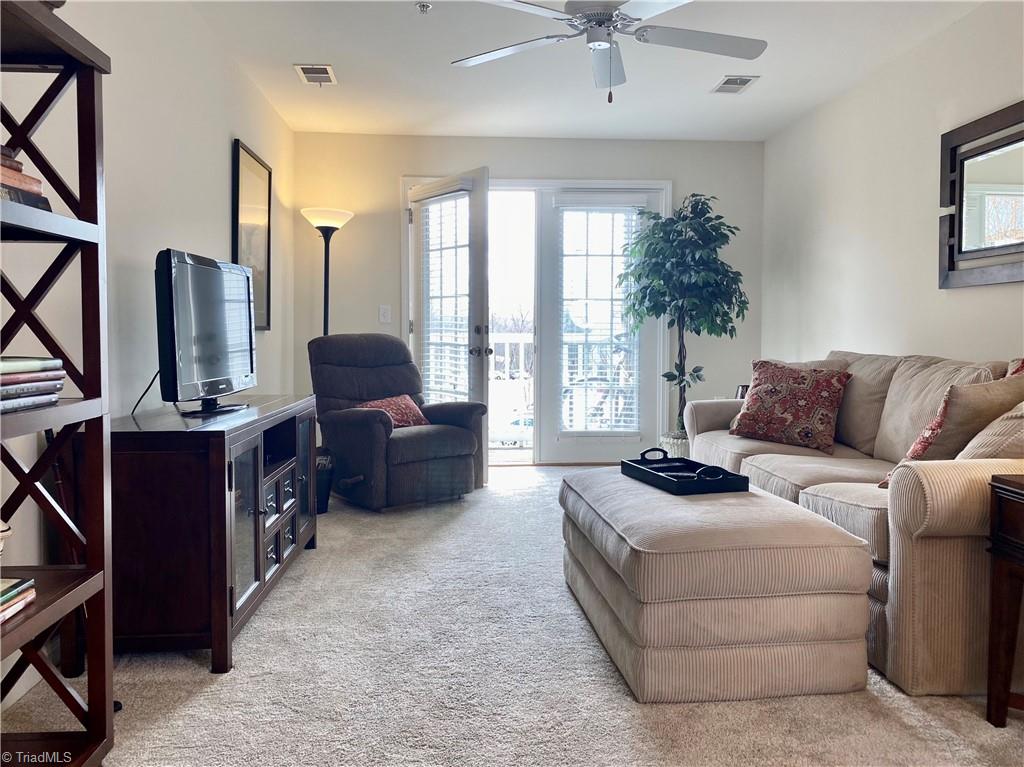 4505 Old Battleground Road Greensboro, NC 27410 - Photo 12 of 19 living area