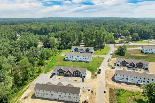 $499,000 | 3 B Mustang Drive, Unit B, Litchfield, NH 03052