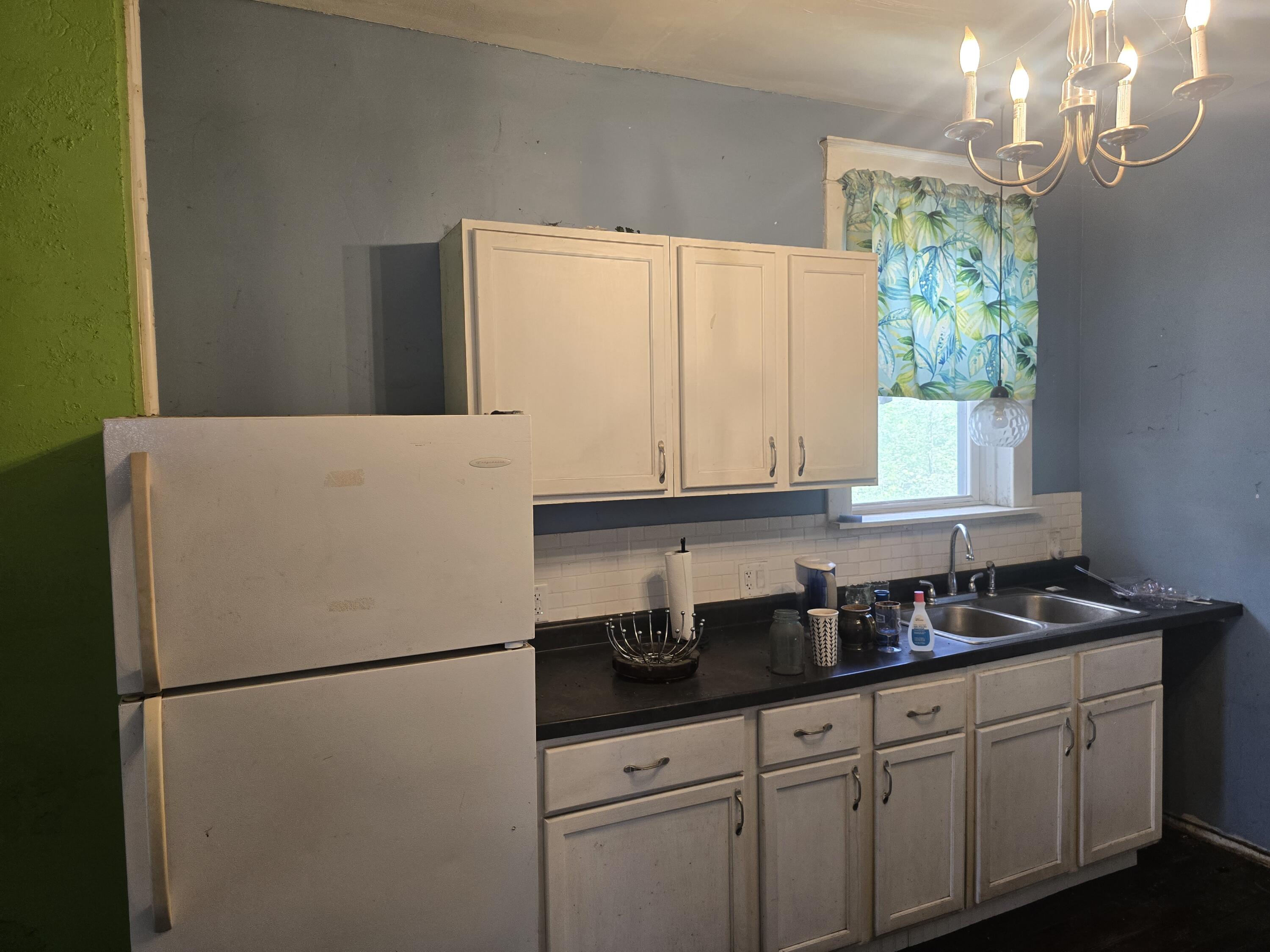 437 Jackson Street Gary, IN 46402 - Photo 9 of 29 3000x2250