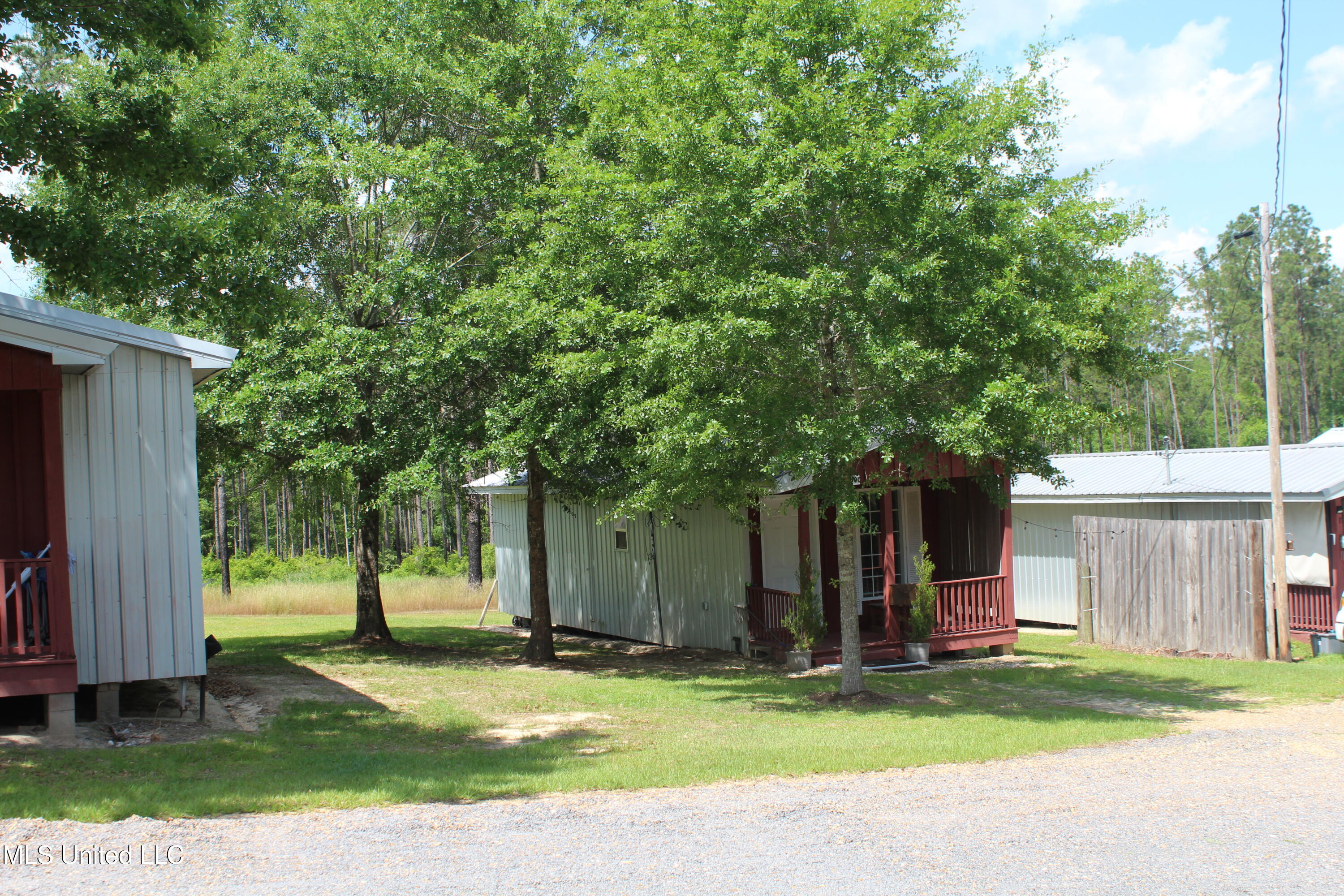 14280 Highway 98 Lucedale, MS 39452 - Photo 5 of 16 IMG_7033