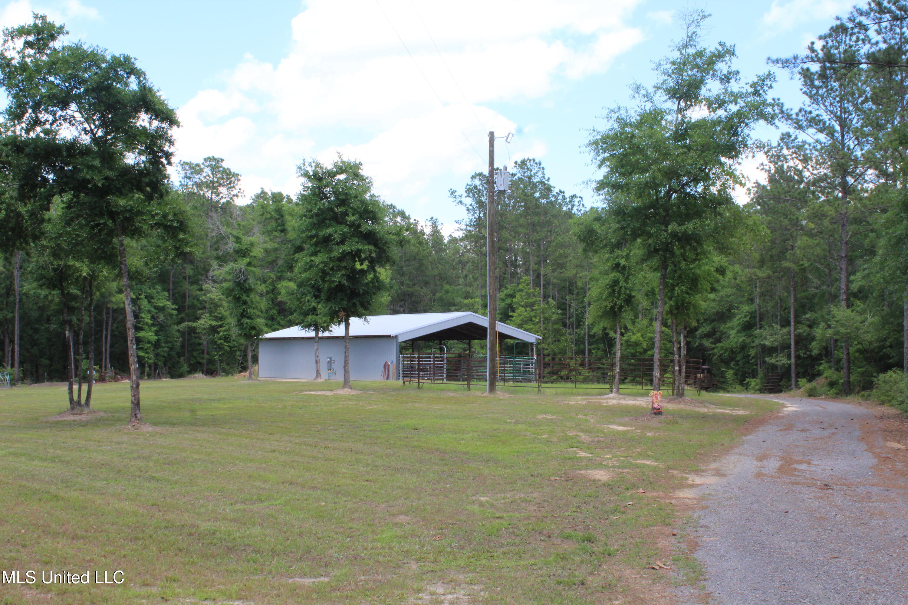 14280 Highway 98 Lucedale, MS 39452 - Photo 10 of 16 IMG_7040