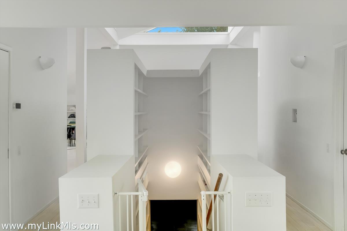 44 Cencelle Chilmark, MA 02535 - Photo 29 of 51