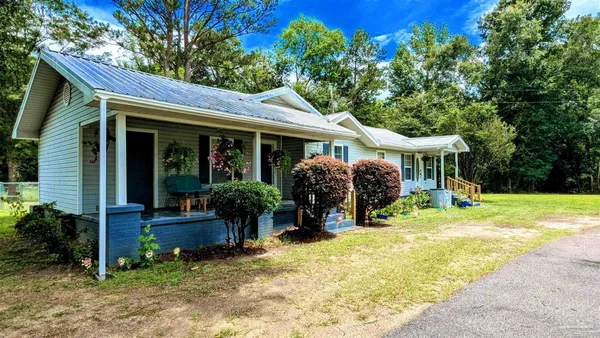 $220,000 | 29744 Hwy 17 Millry Al, Millry, AL 36558