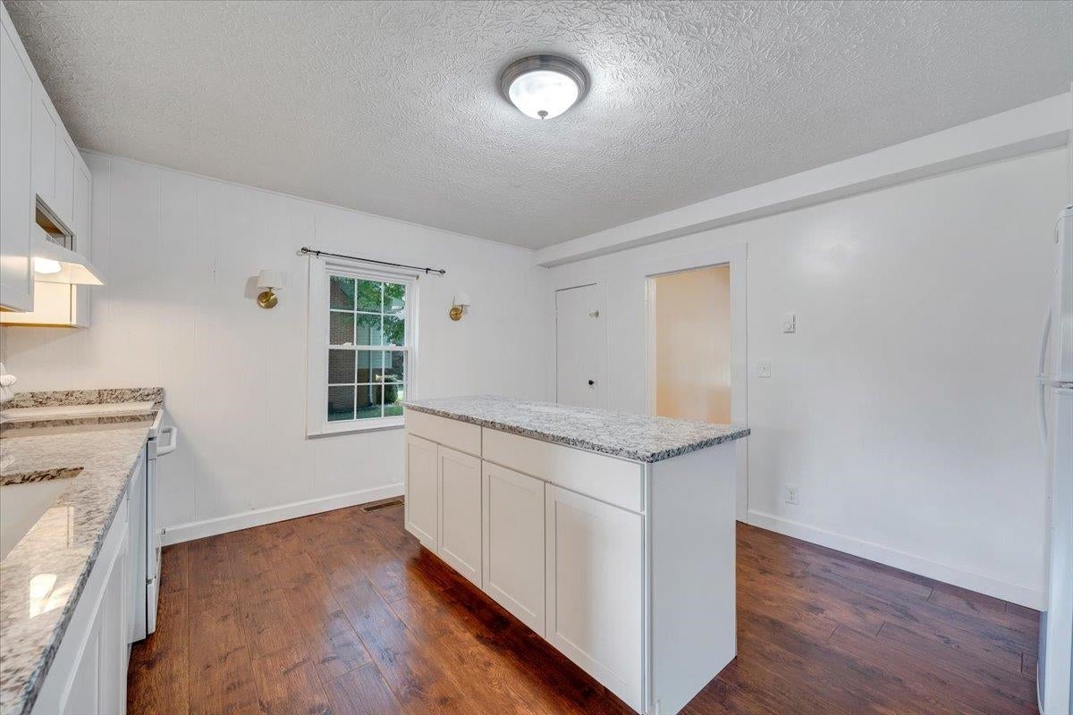 1209 Bishop Road Blacksburg, VA 24060 - Photo 14 of 46 Gallery Image 14