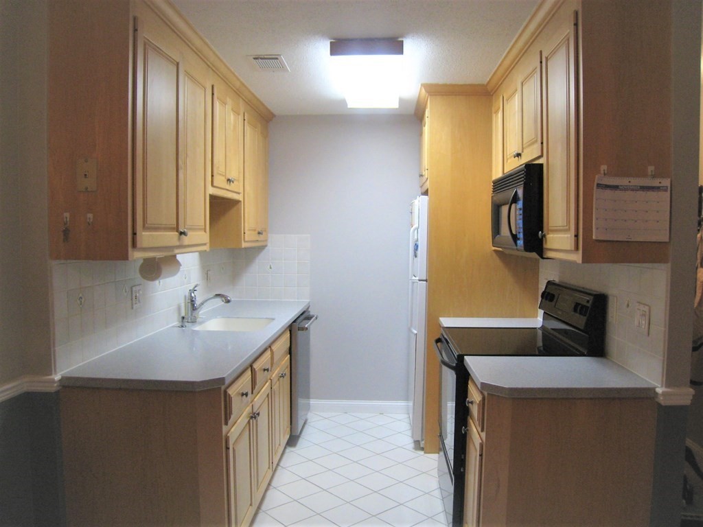 1012 Franklin Crossing Road, Unit 1012 Franklin, MA 02038 - Photo 3 of 20 Gallery Image 3