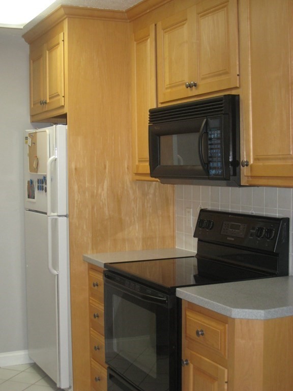 1012 Franklin Crossing Road, Unit 1012 Franklin, MA 02038 - Photo 5 of 20 Gallery Image 5