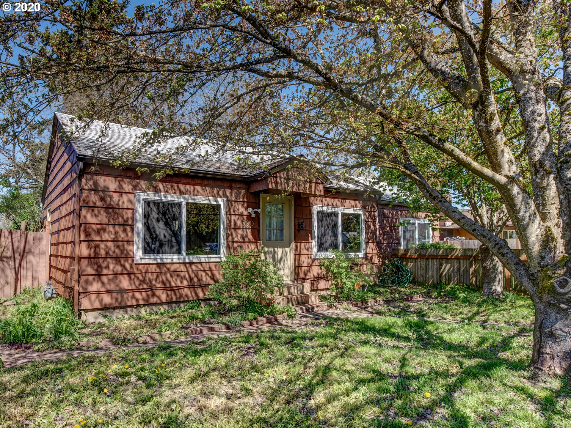 790 West N Street Springfield, OR 97477 - Photo 1 of 28