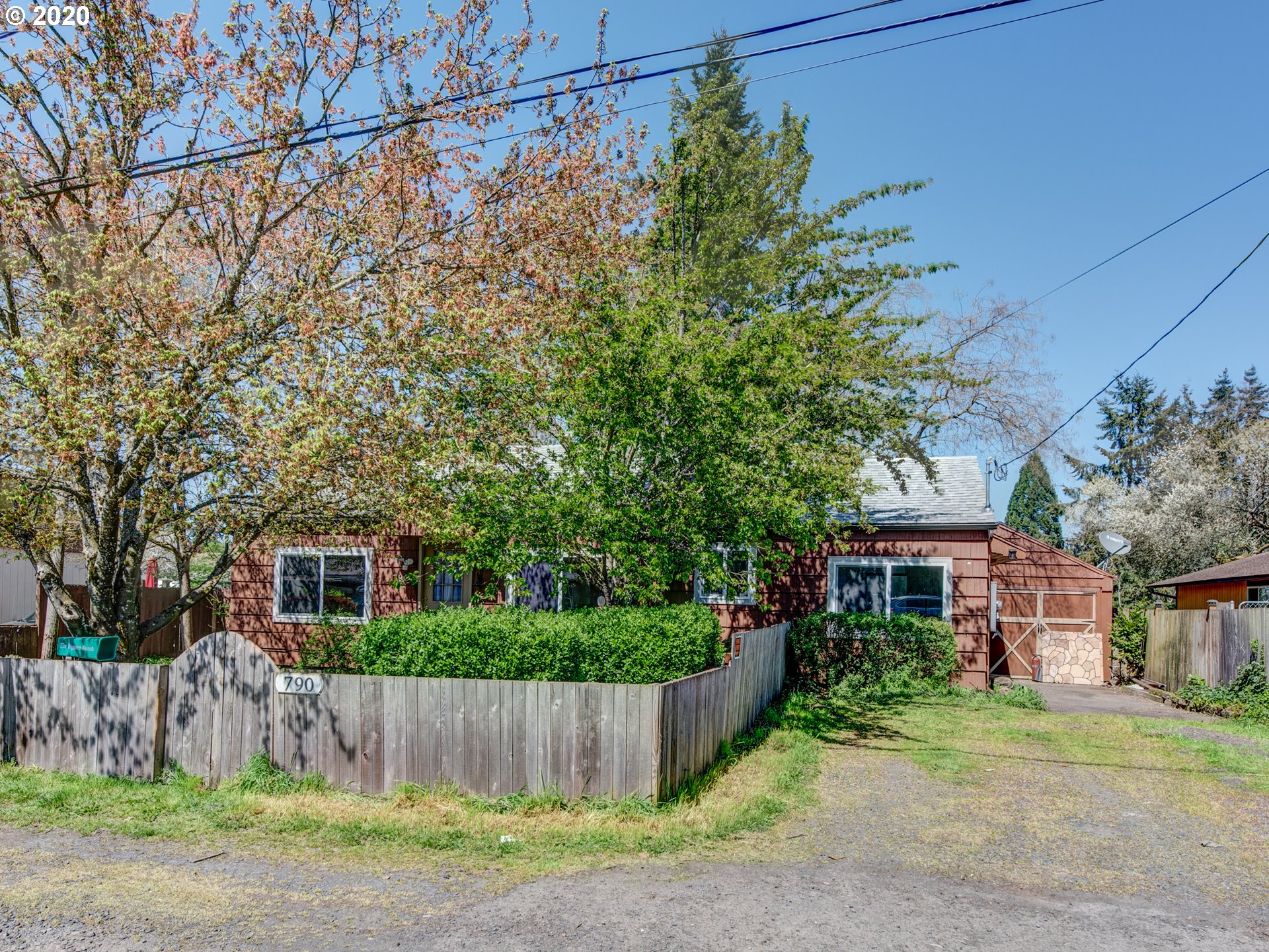 790 West N Street Springfield, OR 97477 - Photo 2 of 28