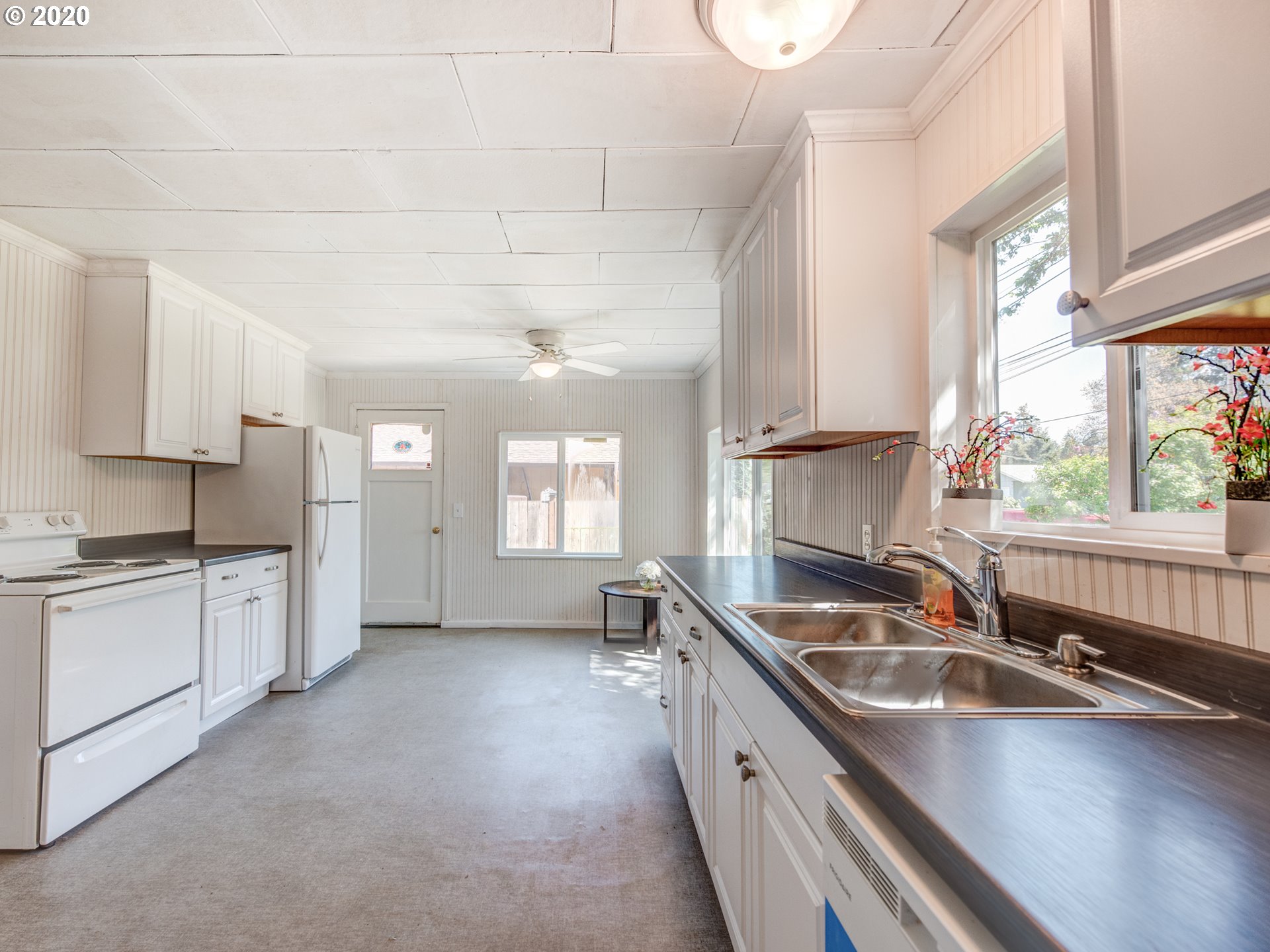 790 West N Street Springfield, OR 97477 - Photo 14 of 28
