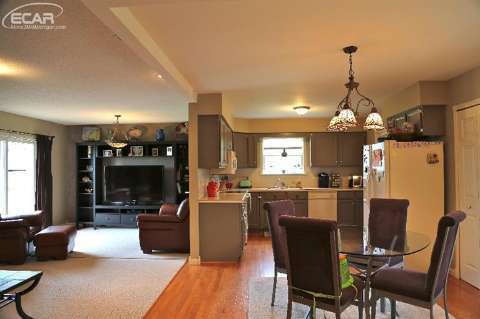 2525 South State Road Davison, MI 48423 - Photo 6 of 39 20442675-5.JPG