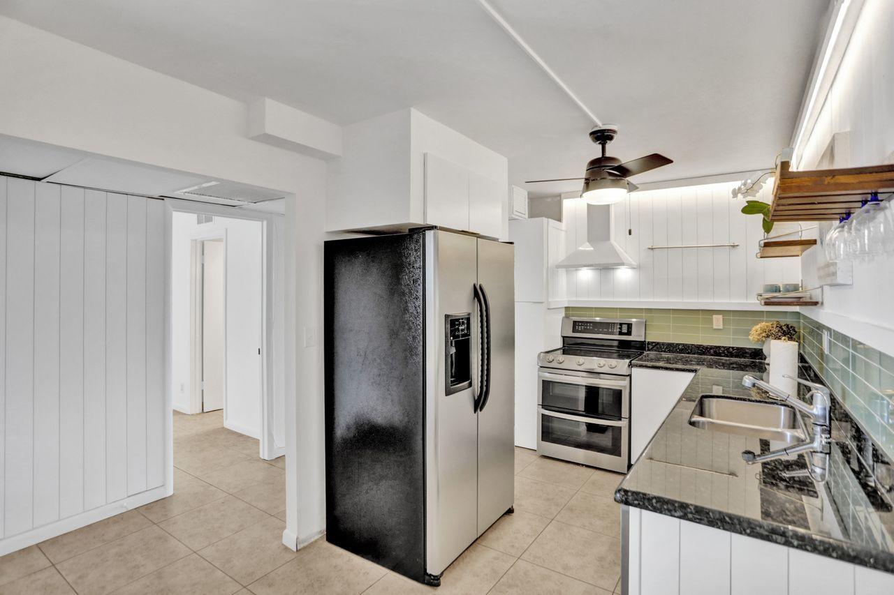 4 Royal Palm Way, Unit 5050 Boca Raton, FL 33432 - Photo 13 of 46 Kitchen