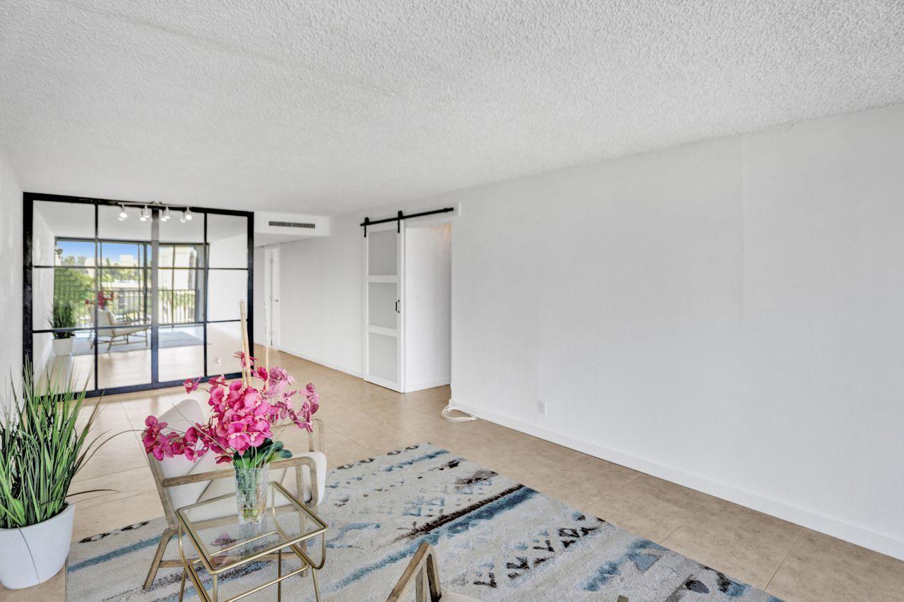4 Royal Palm Way, Unit 5050 Boca Raton, FL 33432 - Photo 16 of 46 Living Room