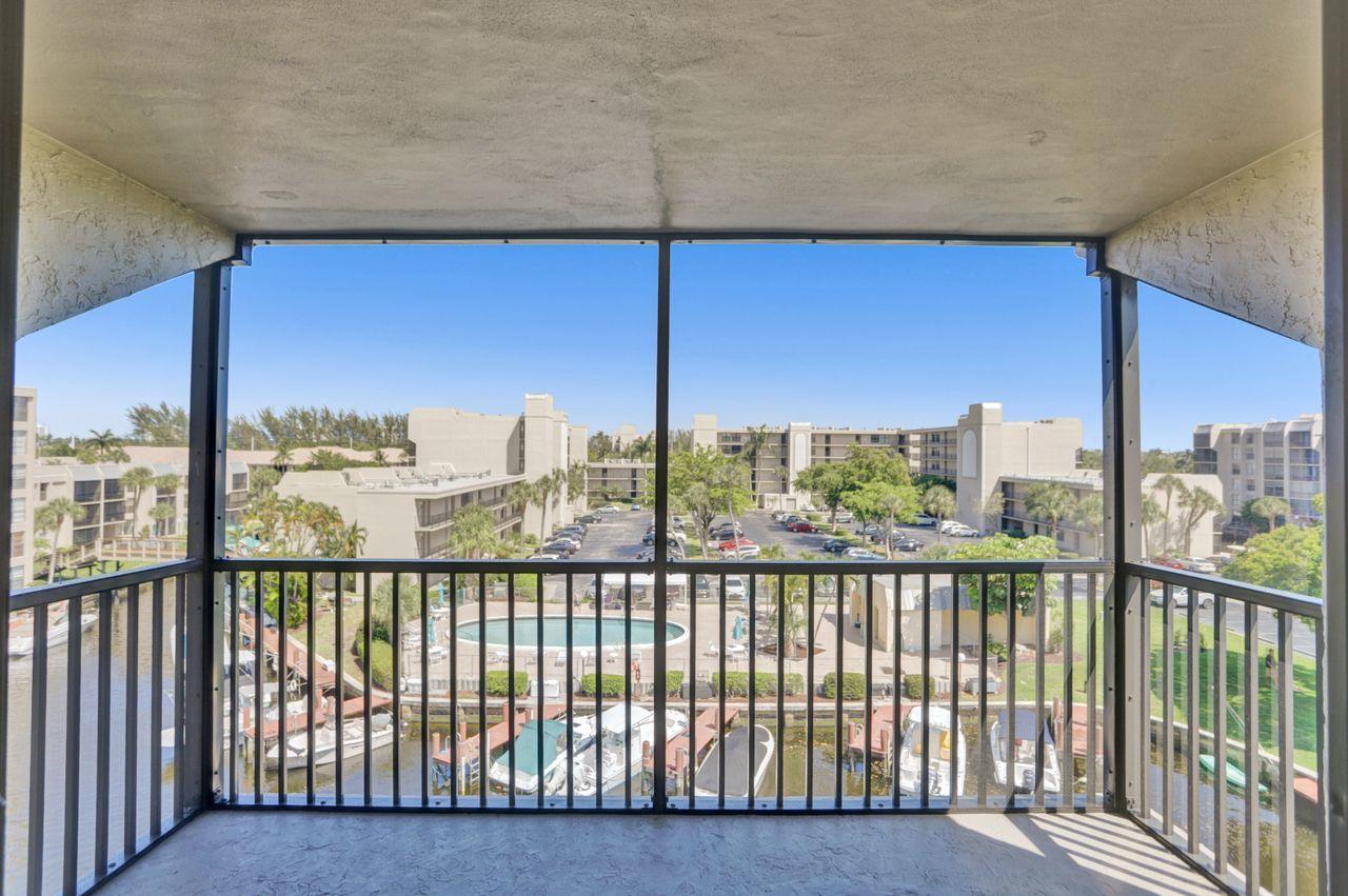 4 Royal Palm Way, Unit 5050 Boca Raton, FL 33432 - Photo 3 of 46 Balcony