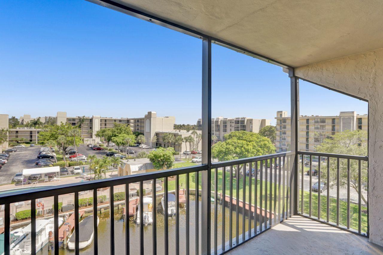 4 Royal Palm Way, Unit 5050 Boca Raton, FL 33432 - Photo 33 of 46 Corner Balcony