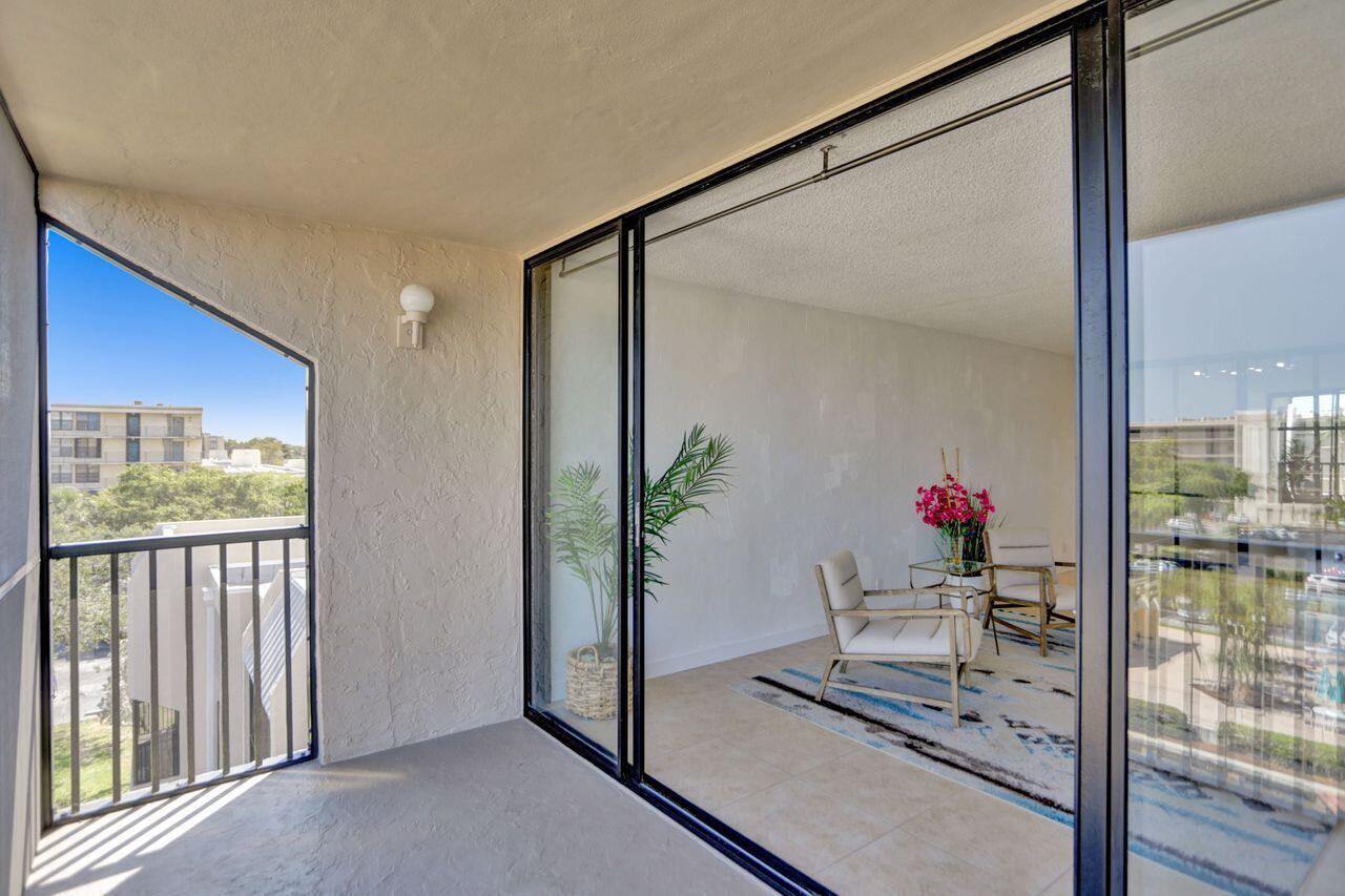 4 Royal Palm Way, Unit 5050 Boca Raton, FL 33432 - Photo 34 of 46 Balcony
