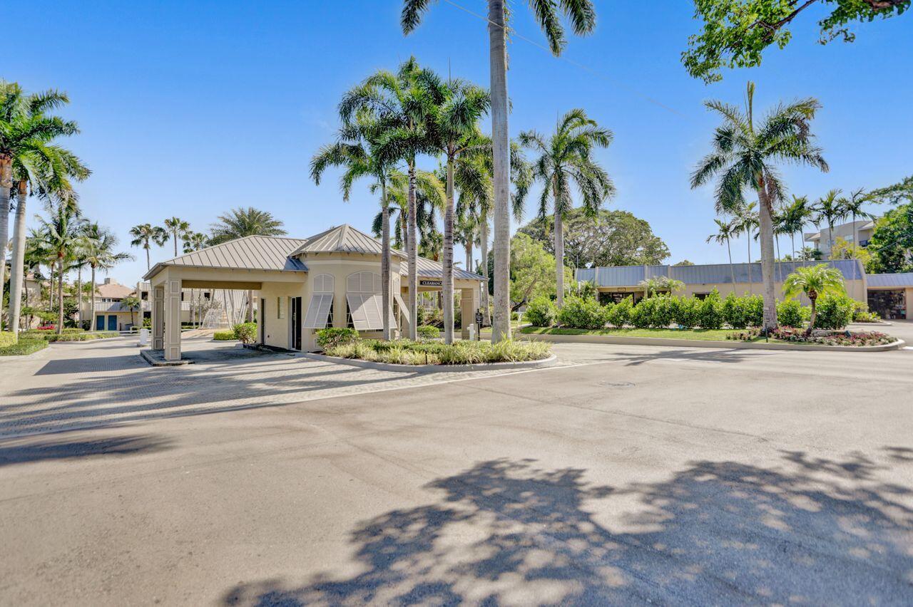 4 Royal Palm Way, Unit 5050 Boca Raton, FL 33432 - Photo 43 of 46 Gated Security Entry