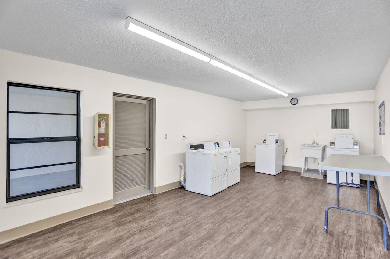 4 Royal Palm Way, Unit 5050 Boca Raton, FL 33432 - Photo 44 of 46 Laundry