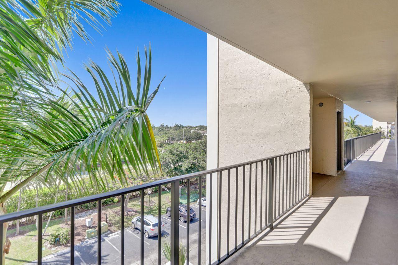 4 Royal Palm Way, Unit 5050 Boca Raton, FL 33432 - Photo 10 of 46 Entry