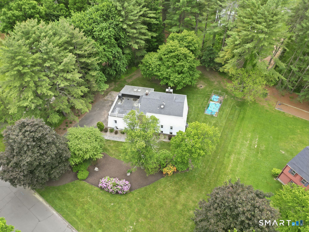 36 Banks Road Simsbury, CT 06092 - Photo 3 of 10