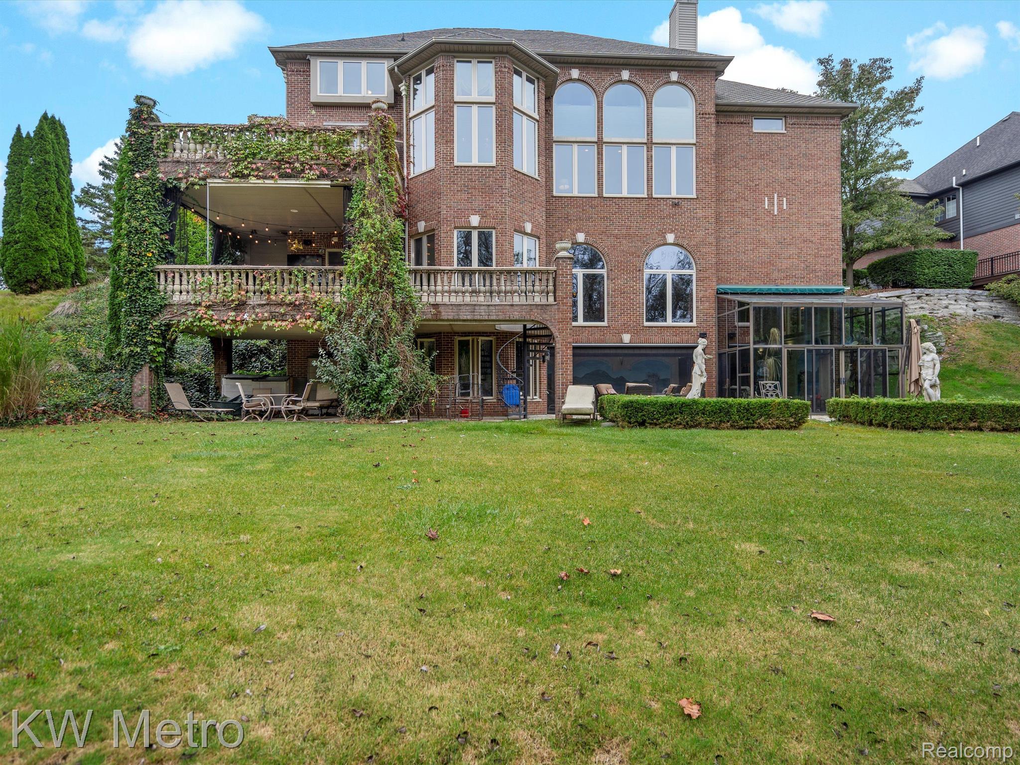 1122 Autumnview Drive Rochester, MI 48307 - Photo 5 of 68 Gallery Image 5