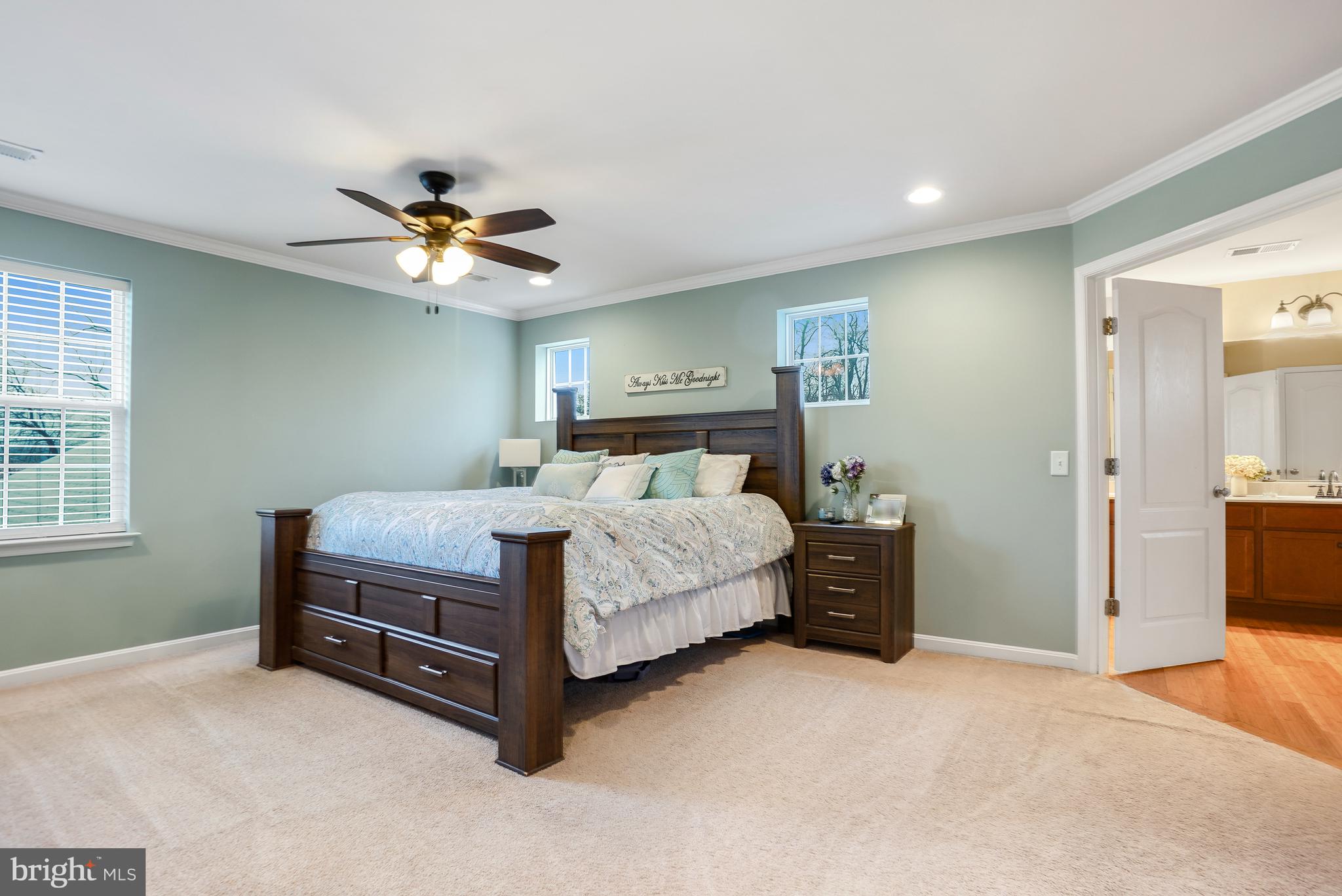 20907 Mt Aetna Road Hagerstown, MD 21742 - Photo 23 of 69 Primary Bedroom