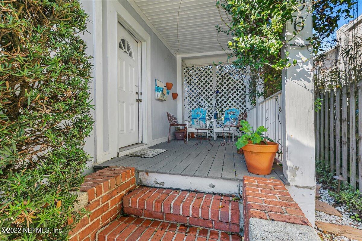 1706-1708 3rd Street Neptune Beach, FL 32266 - Photo 2 of 23 02-Entryway