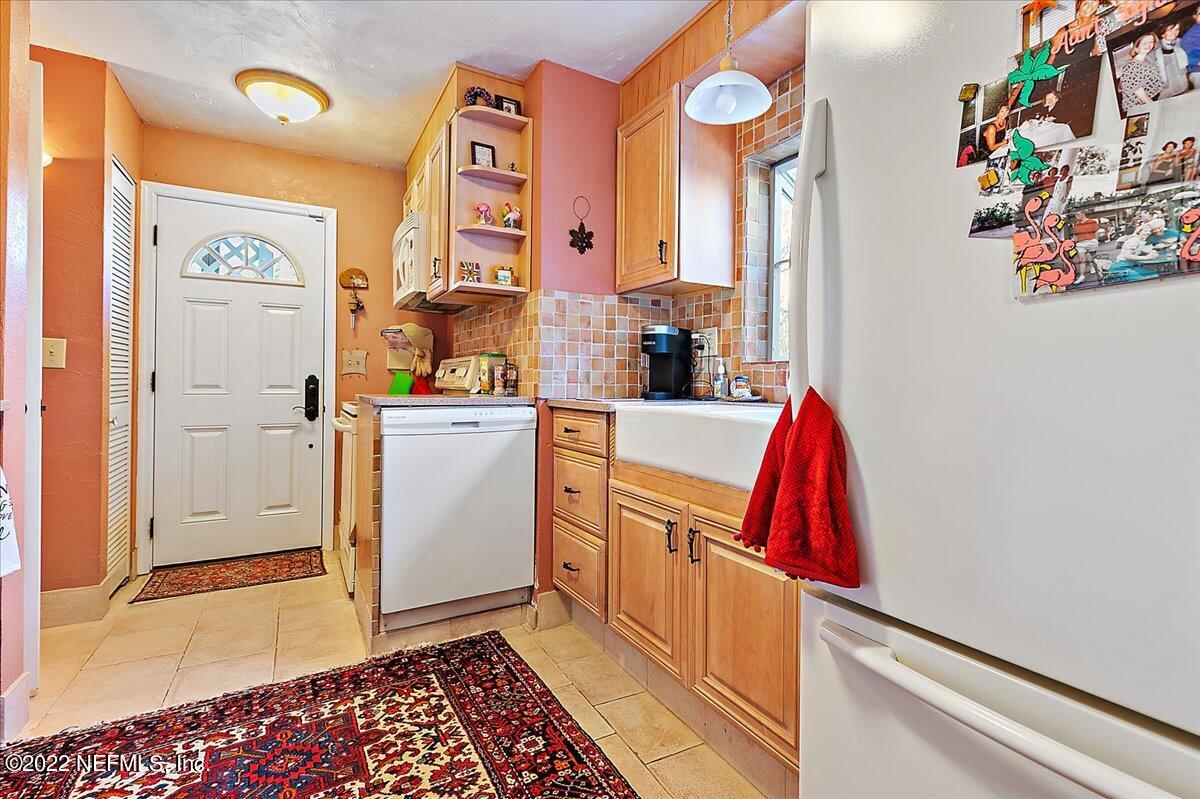1706-1708 3rd Street Neptune Beach, FL 32266 - Photo 5 of 23 06-Kitchen