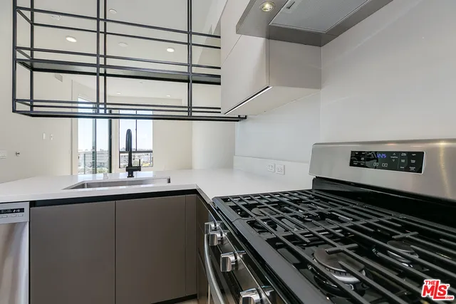 $3,695 | 3833 Dunn Drive, Unit 406, Culver City, CA 90232