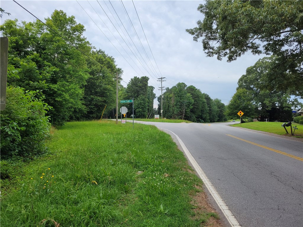12051 North Radio Station Road Seneca, SC 29678 - Photo 12 of 16