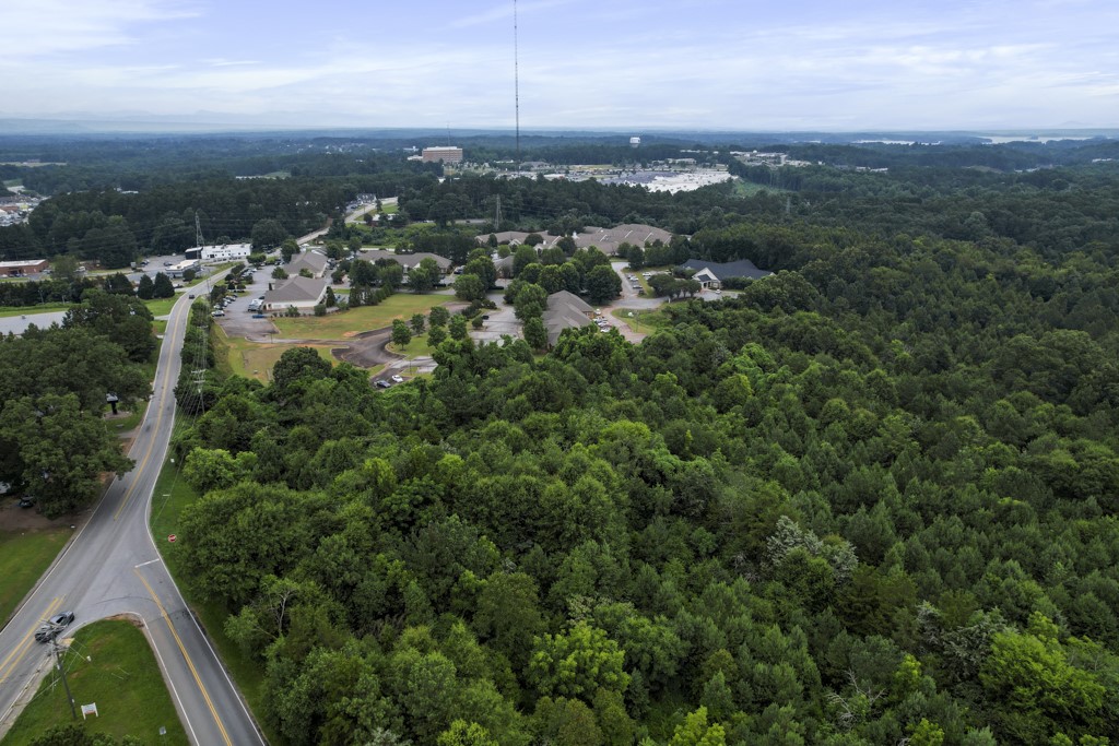 12051 North Radio Station Road Seneca, SC 29678 - Photo 4 of 16
