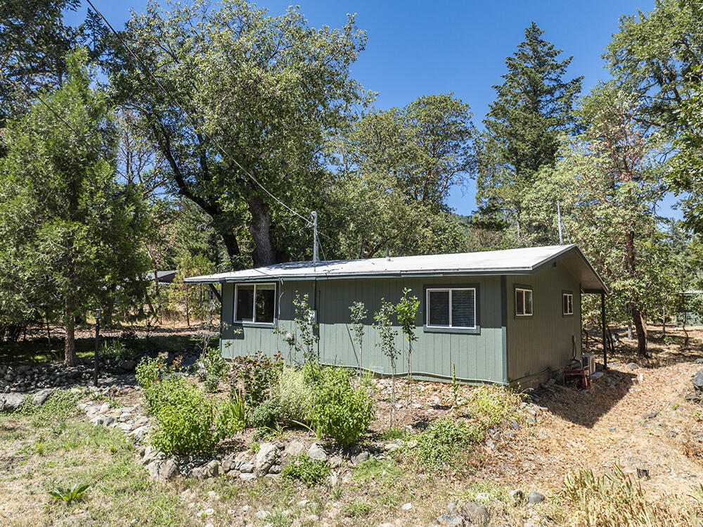 116 Upper Powell Creek Road Williams, OR 97544 - Photo 4 of 48 4