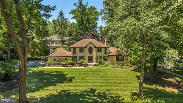 $1,250,000 | 4 Clayton Place, Newtown Square, PA 19073