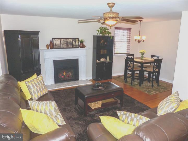 222 Overlook Road Ambler, PA 19002 - Photo 22 of 25 Living Room