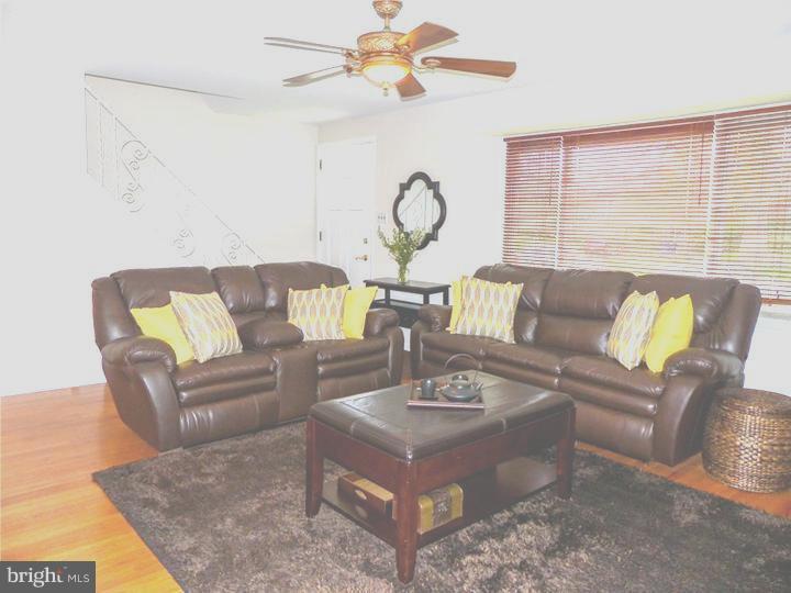 222 Overlook Road Ambler, PA 19002 - Photo 23 of 25 Living Room