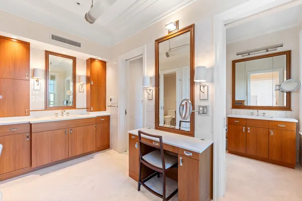 $2,000,000 | 2600 North Lakeview Avenue, Unit 9B, Chicago, IL 60614