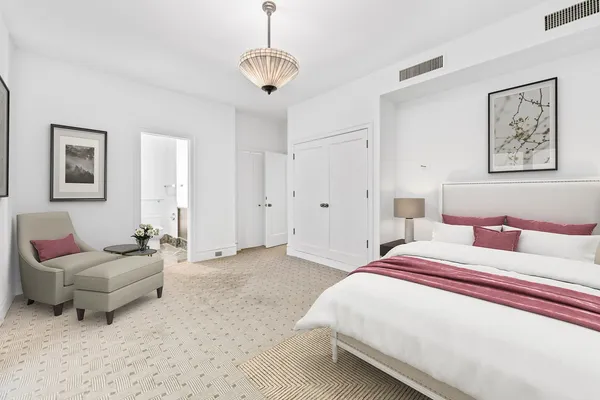$2,000,000 | 2600 North Lakeview Avenue, Unit 9B, Chicago, IL 60614