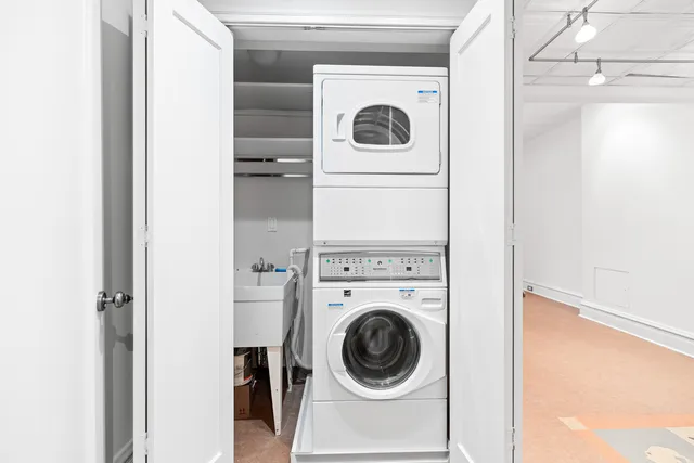 $2,100,000 | 2600 North Lakeview Avenue, Unit 9B, Chicago, IL 60614