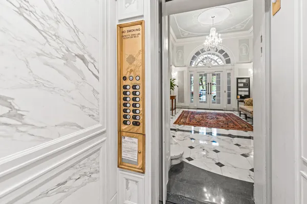$2,000,000 | 2600 North Lakeview Avenue, Unit 9B, Chicago, IL 60614