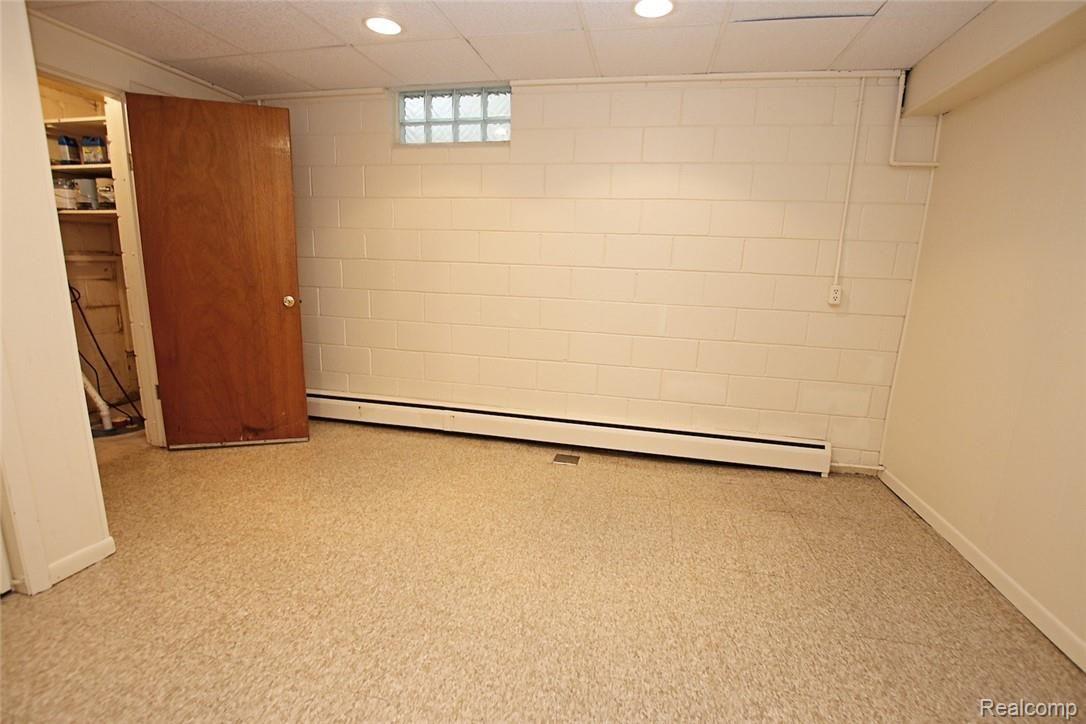 12254 Hill Road Goodrich, MI 48438 - Photo 30 of 52 30) Basement Room.jpg