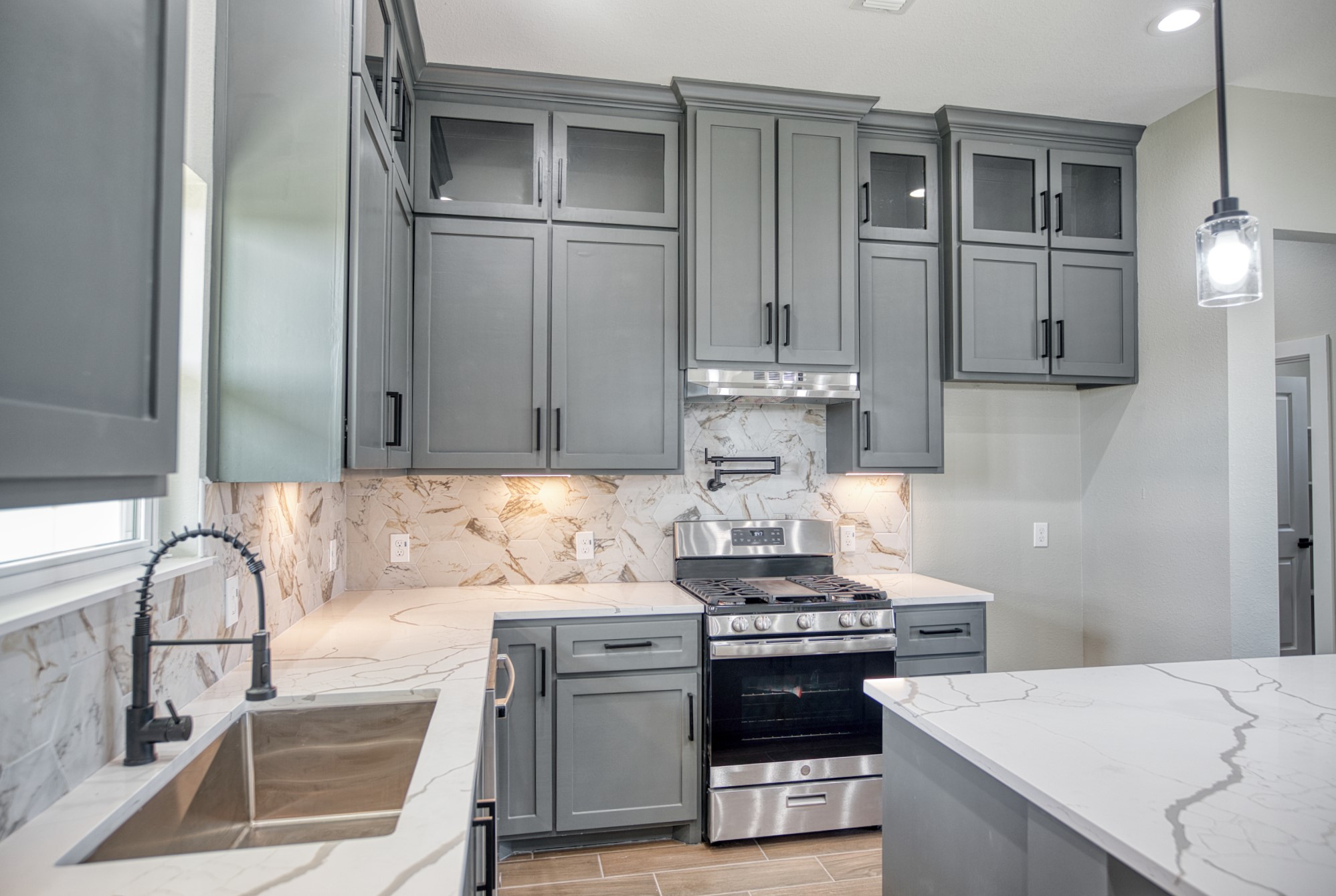 925 Buffalo Trail Angleton, TX 77515 - Photo 22 of 45