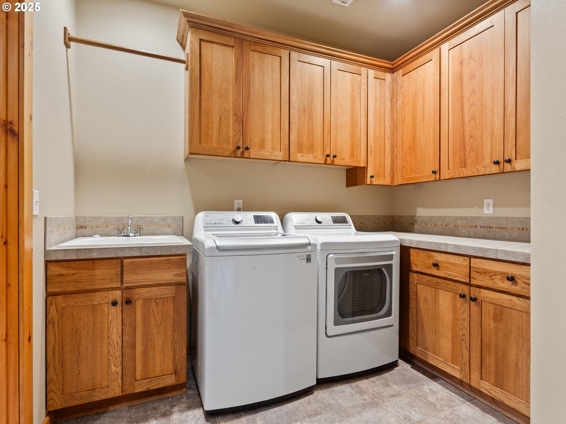 12800 Northeast Salmon Creek Avenue, Unit 119 Vancouver, WA 98686 - Photo 34 of 46 a utility room with dryer and washer