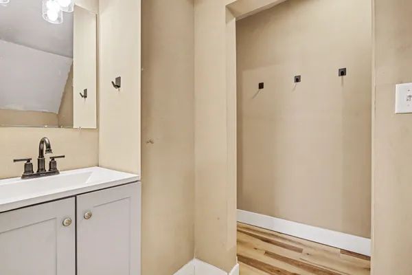 $139,900 | 1309 Wells Place, Kalamazoo, MI 49001