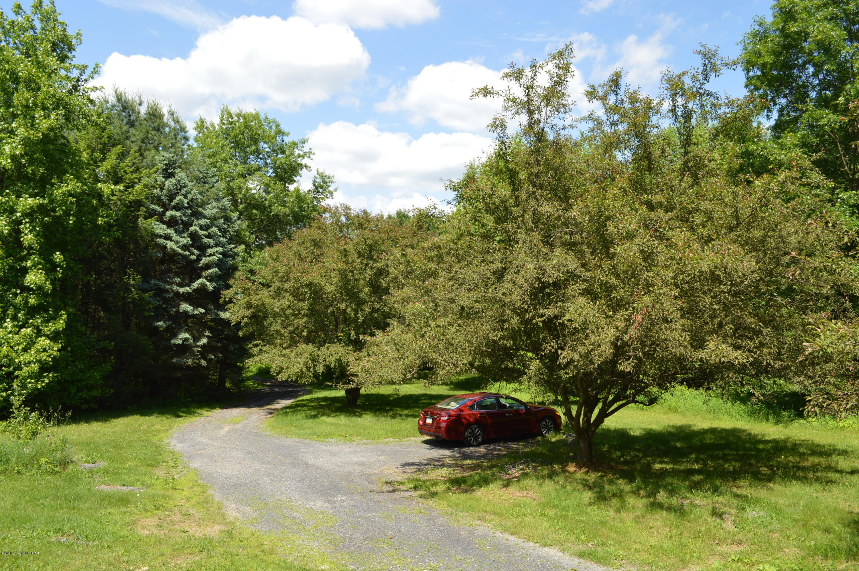 188 Old Stagecoach Road Kunkletown, PA 18058 - Photo 3 of 32 View from Side decx