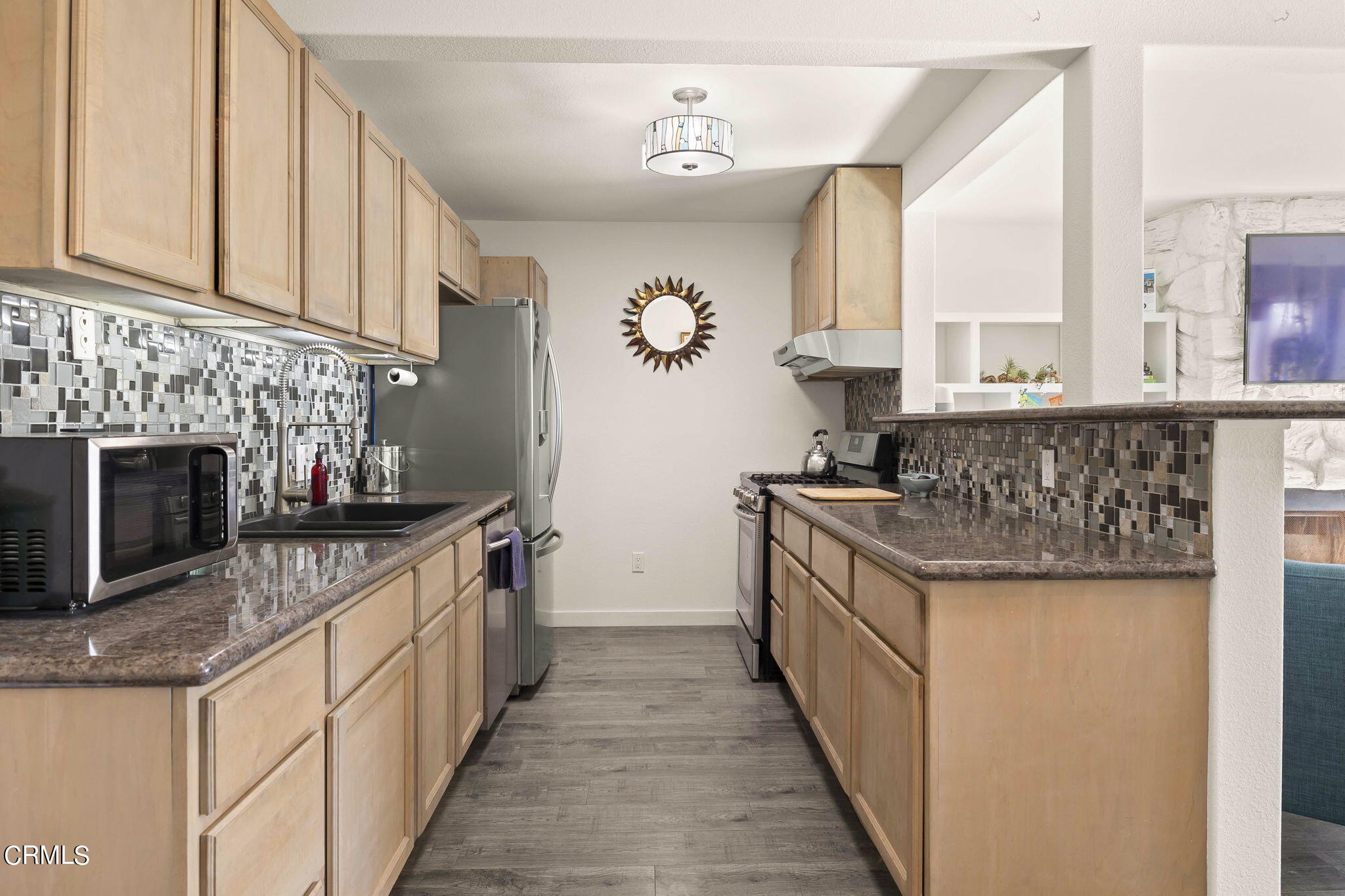 229 Rossmore Drive Oxnard, CA 93035 - Photo 11 of 54 16-web-or-mls-UpmarketMedia_229Ross-51