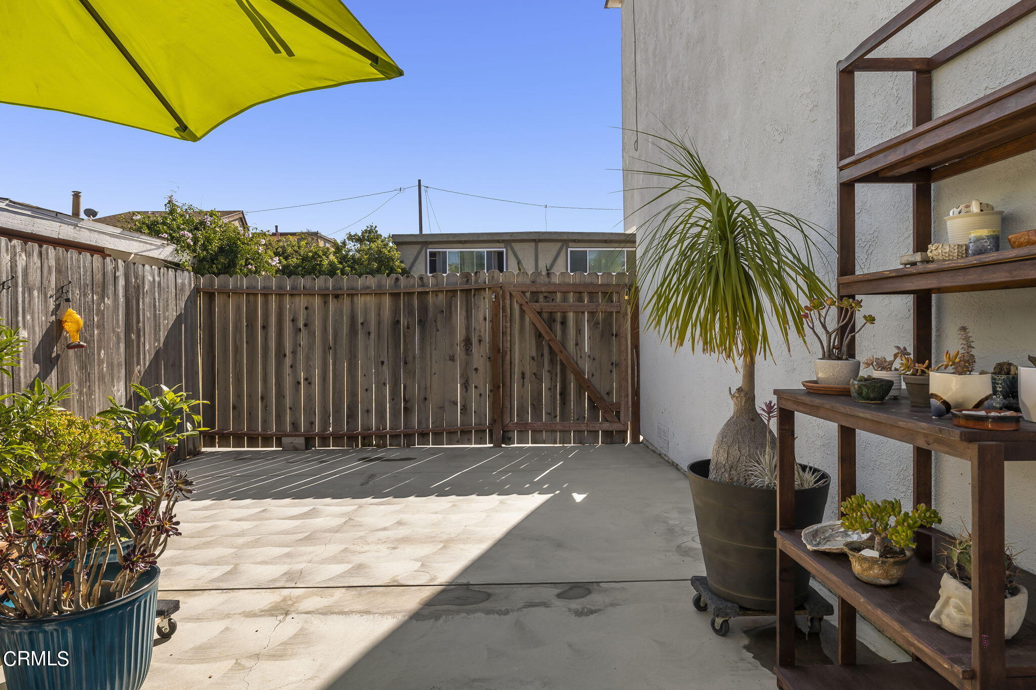229 Rossmore Drive Oxnard, CA 93035 - Photo 45 of 54 45-web-or-mls-UpmarketMedia_229Ross-140
