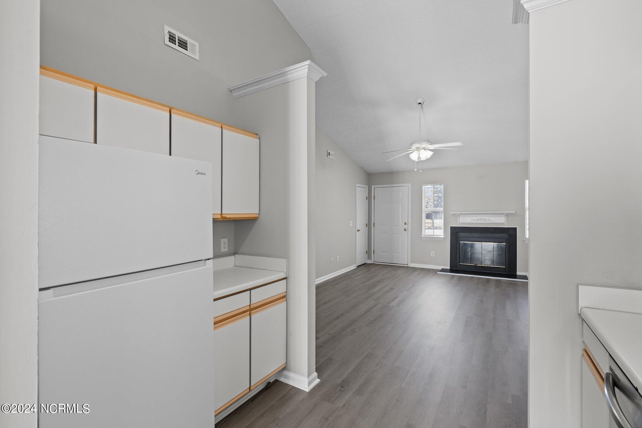 2606 Richard Drive, Unit B Greenville, NC 27834 - Photo 13 of 28 14-web-or-mls-BLS_0024