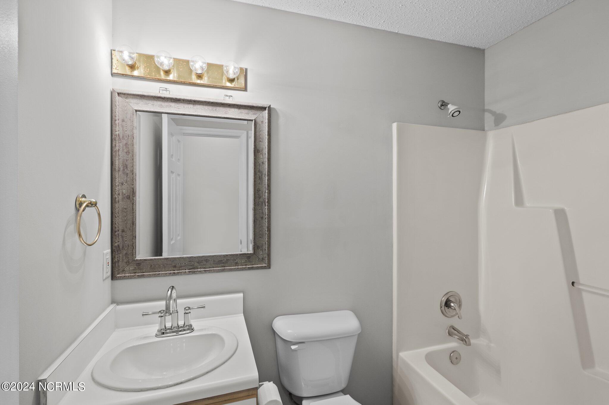 2606 Richard Drive, Unit B Greenville, NC 27834 - Photo 16 of 28 17-web-or-mls-BLS_0033