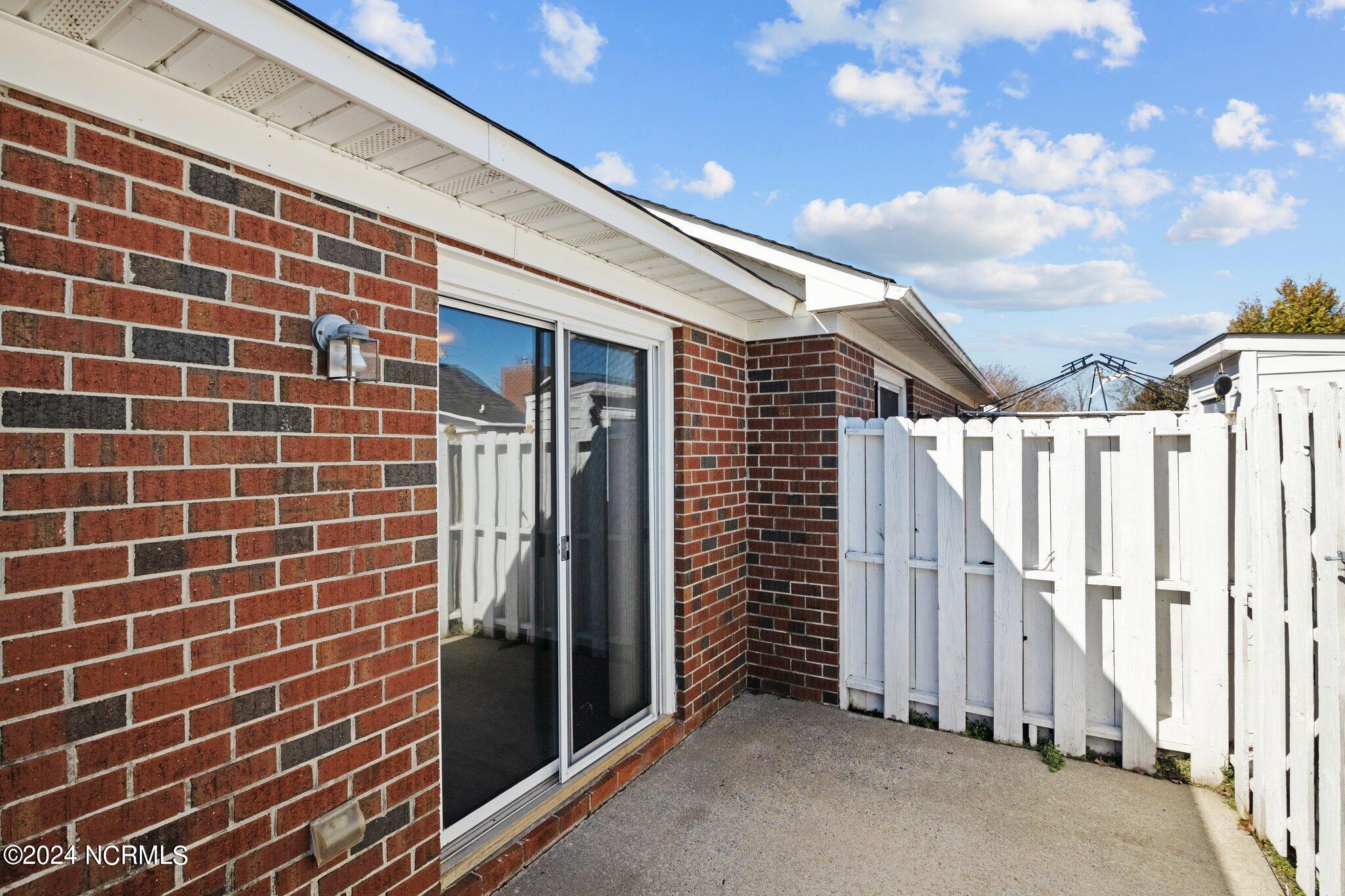 2606 Richard Drive, Unit B Greenville, NC 27834 - Photo 27 of 28 27-web-or-mls-BLS_0002