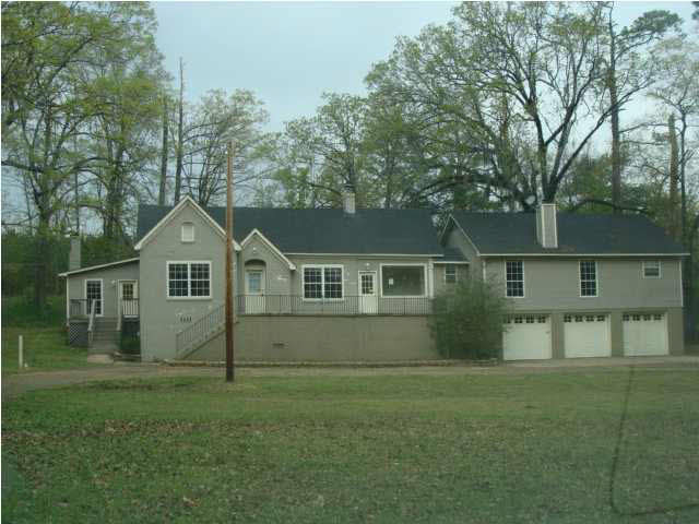 2430 Raymond Road Jackson, MS 39212 - Photo 1 of 16 Front
